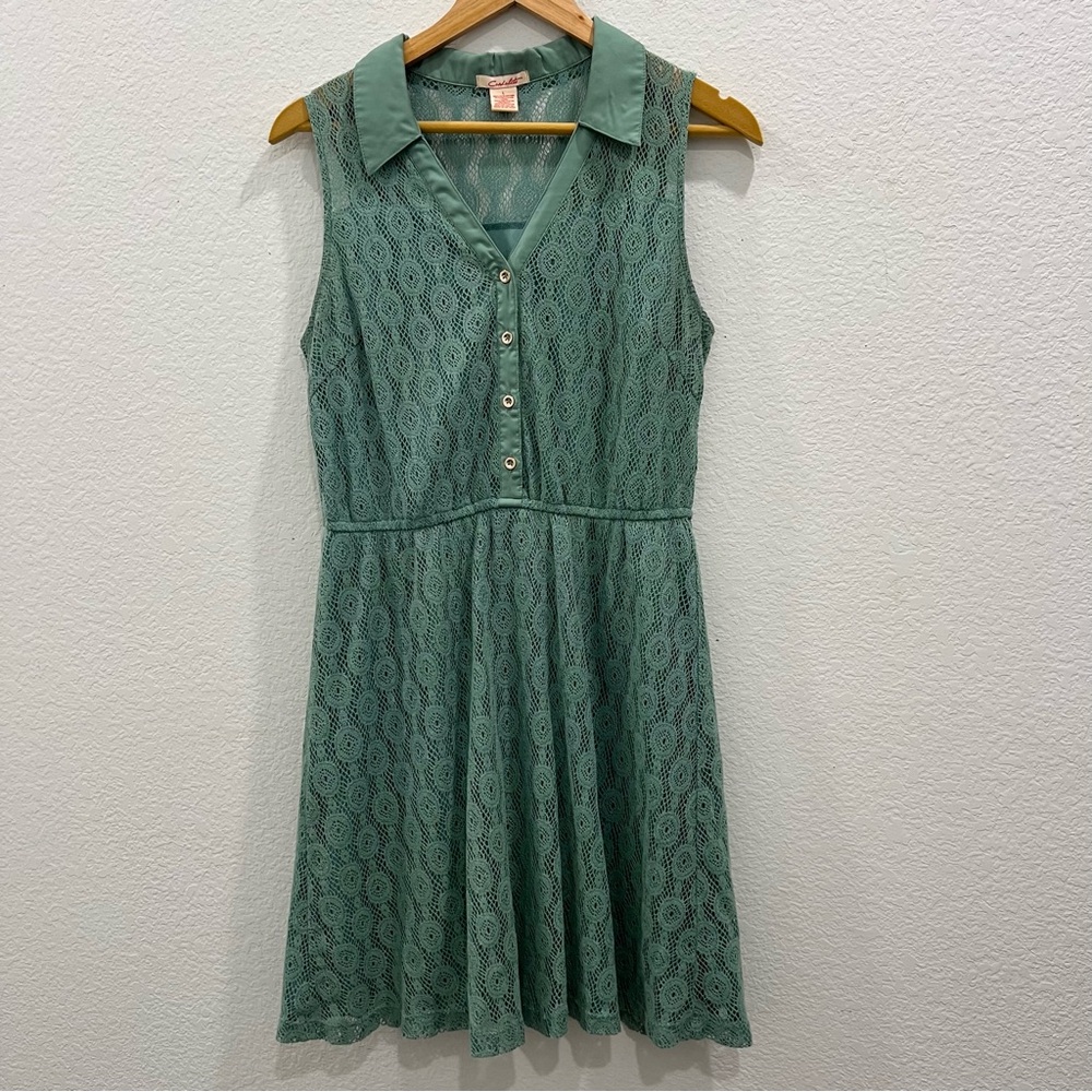 Carhalite Vintage light green lace‎ above knee dress. Size Large